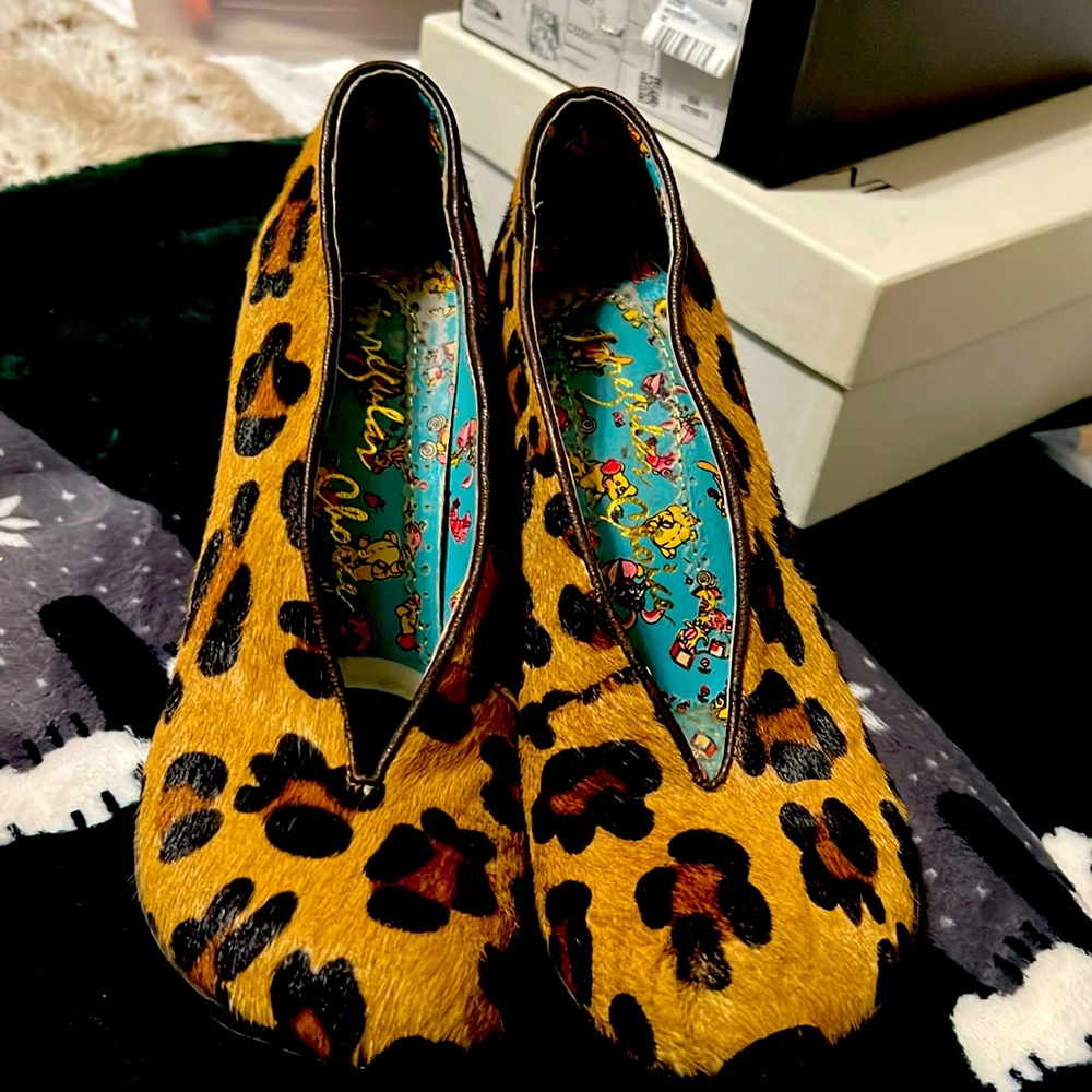 Irregular choice jaguar with fun shape and wooden carved heels s41